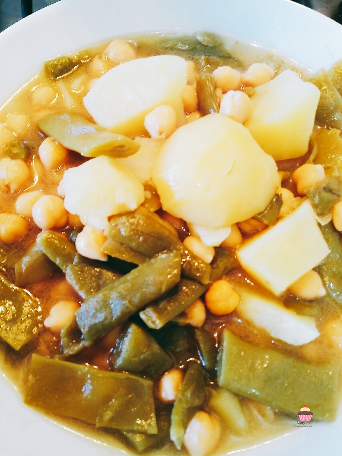 Plato final de Cocido Rápido en Olla Express con pringá y garbanzos