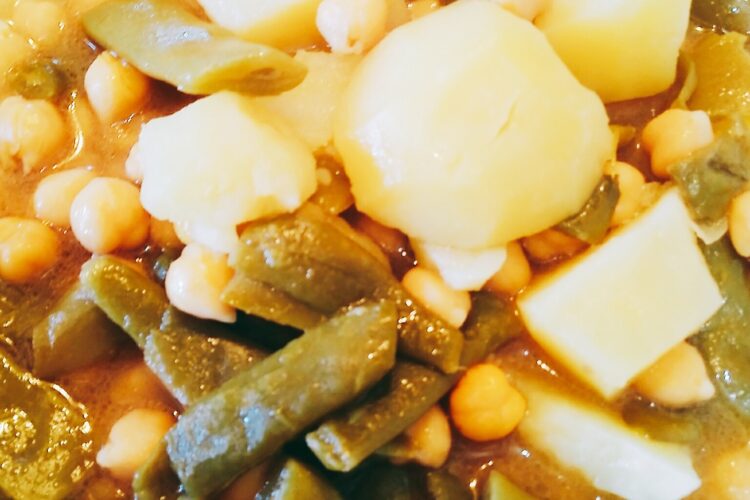 Plato final de Cocido Rápido en Olla Express con pringá y garbanzos